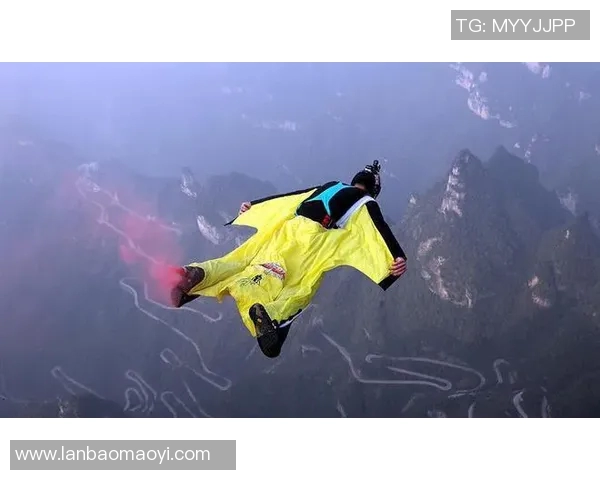 翼装飞行的极限挑战与安全隐患探讨及其死亡率分析