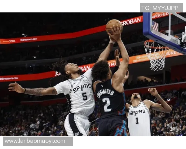 活塞与马刺的精彩对决回顾及赛后分析全景呈现